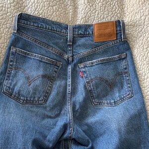 Levi's rib cage straight ankle Jeans